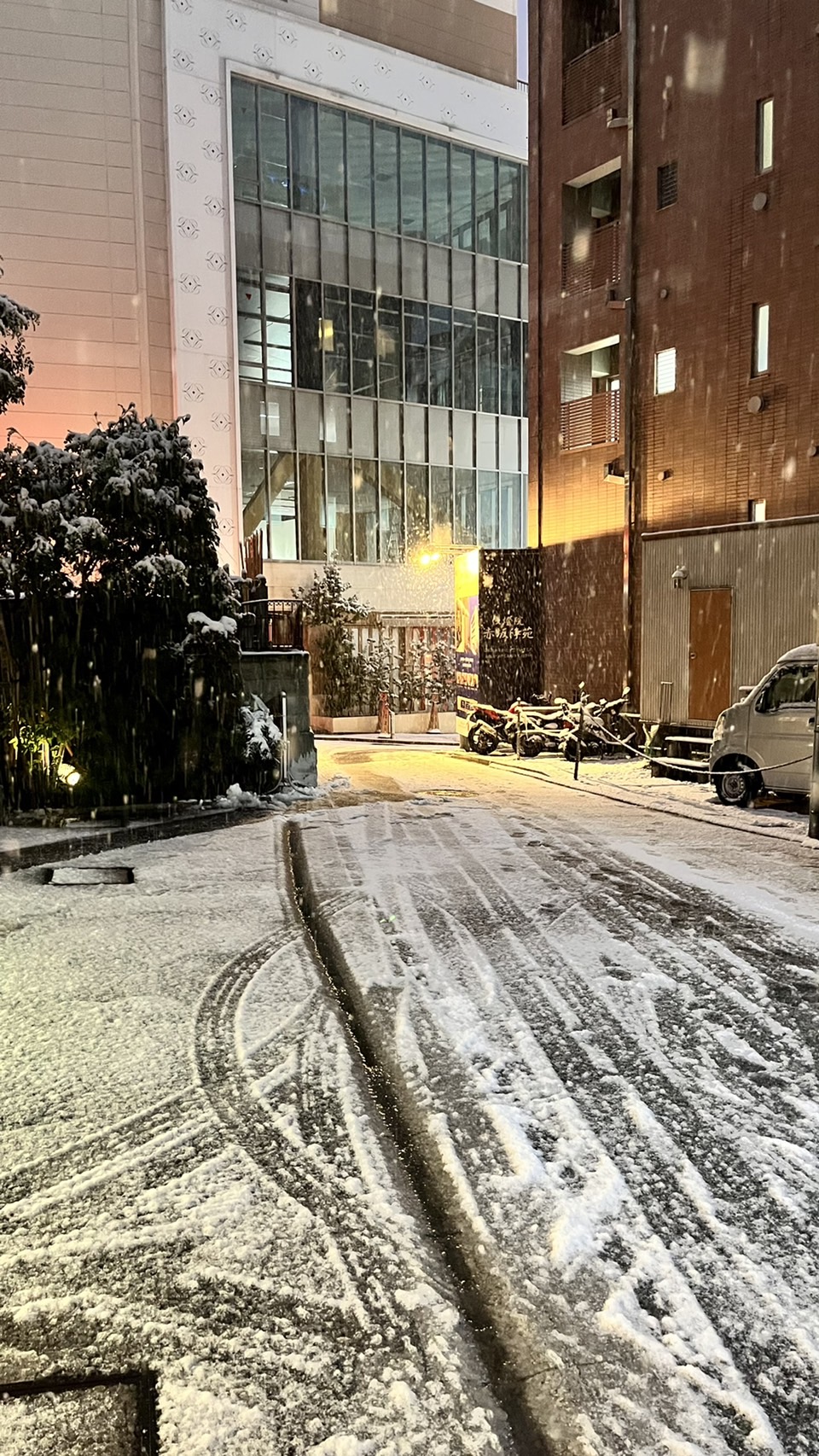 雪による早仕舞いのお知らせ